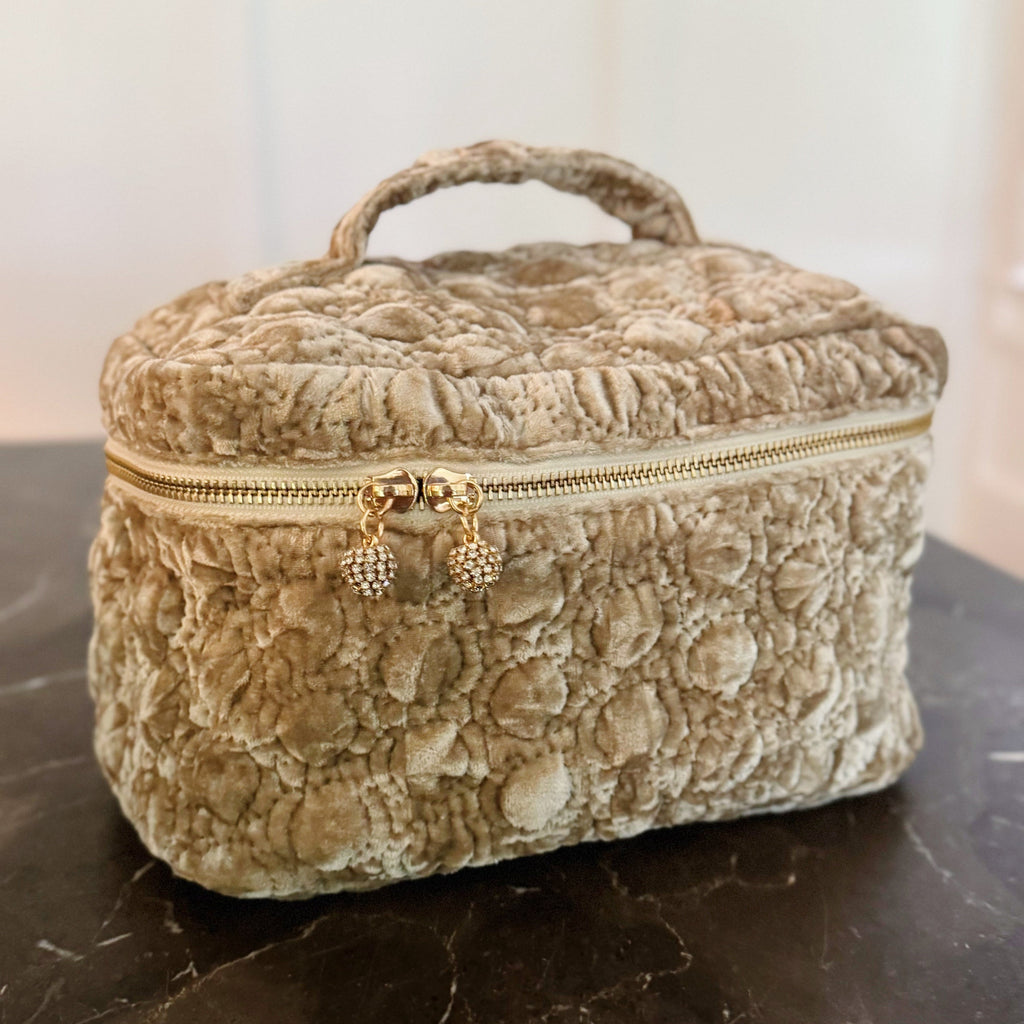Quilted Velvet Vanity Case – Vintage Cosmetic Bag with Jeweled Zipper