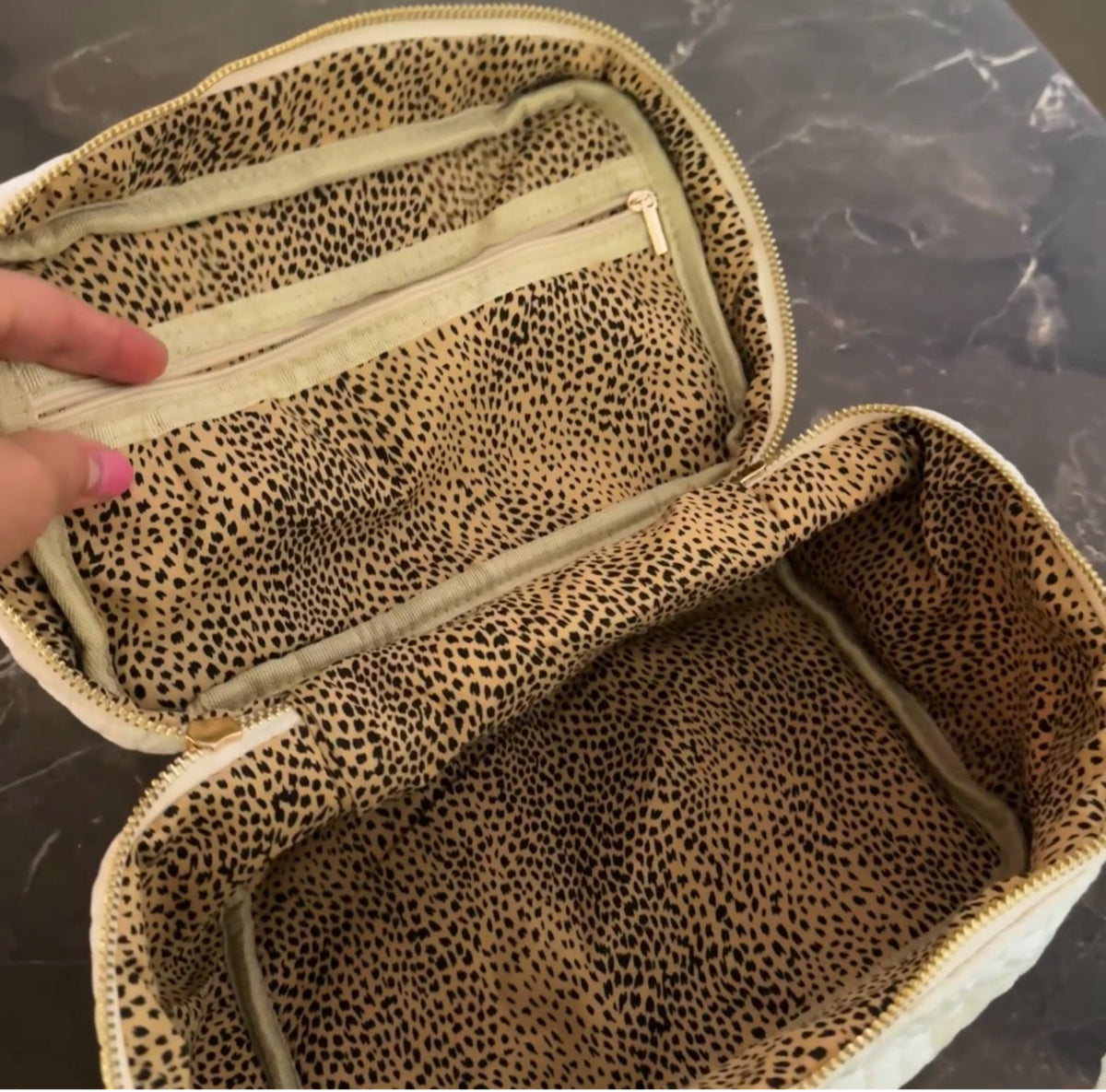 Quilted Velvet Vanity Case – Vintage Cosmetic Bag with Jeweled Zipper